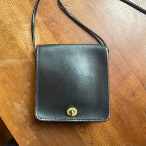 COACH Compact Pouch #9620 Black Leather NYC Vtg 80s Turnlock Flap Shoulder Bag